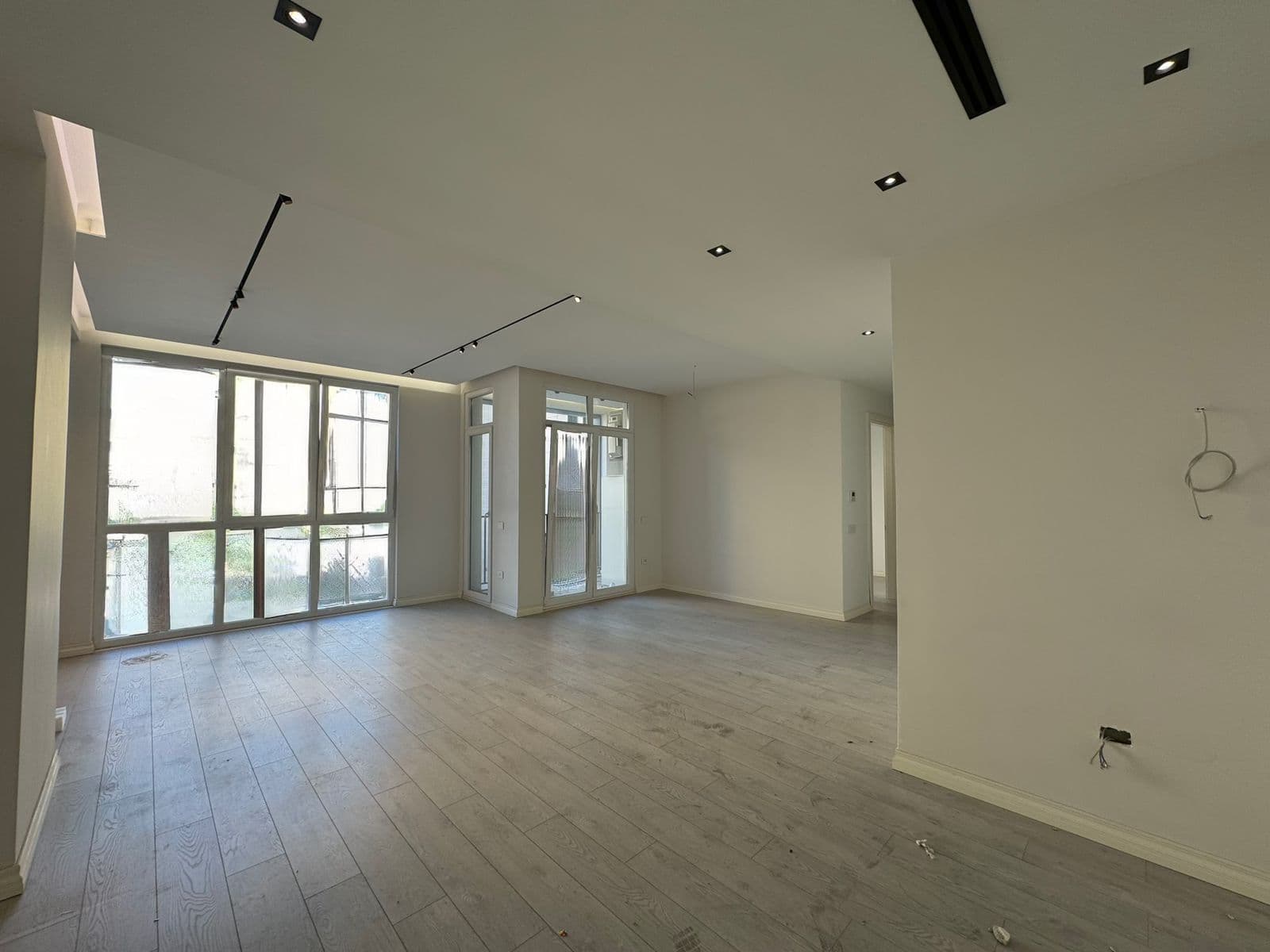 Apartament 2+1+2 për Qira tek Nisharaku pranë Square 21!