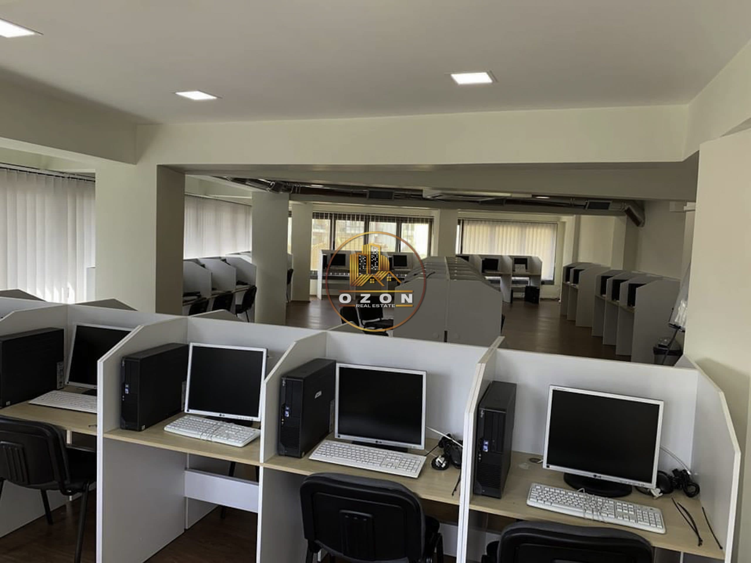 SHITET BIZNESI CALL CENTER TEK RRUGA E DIBRES !