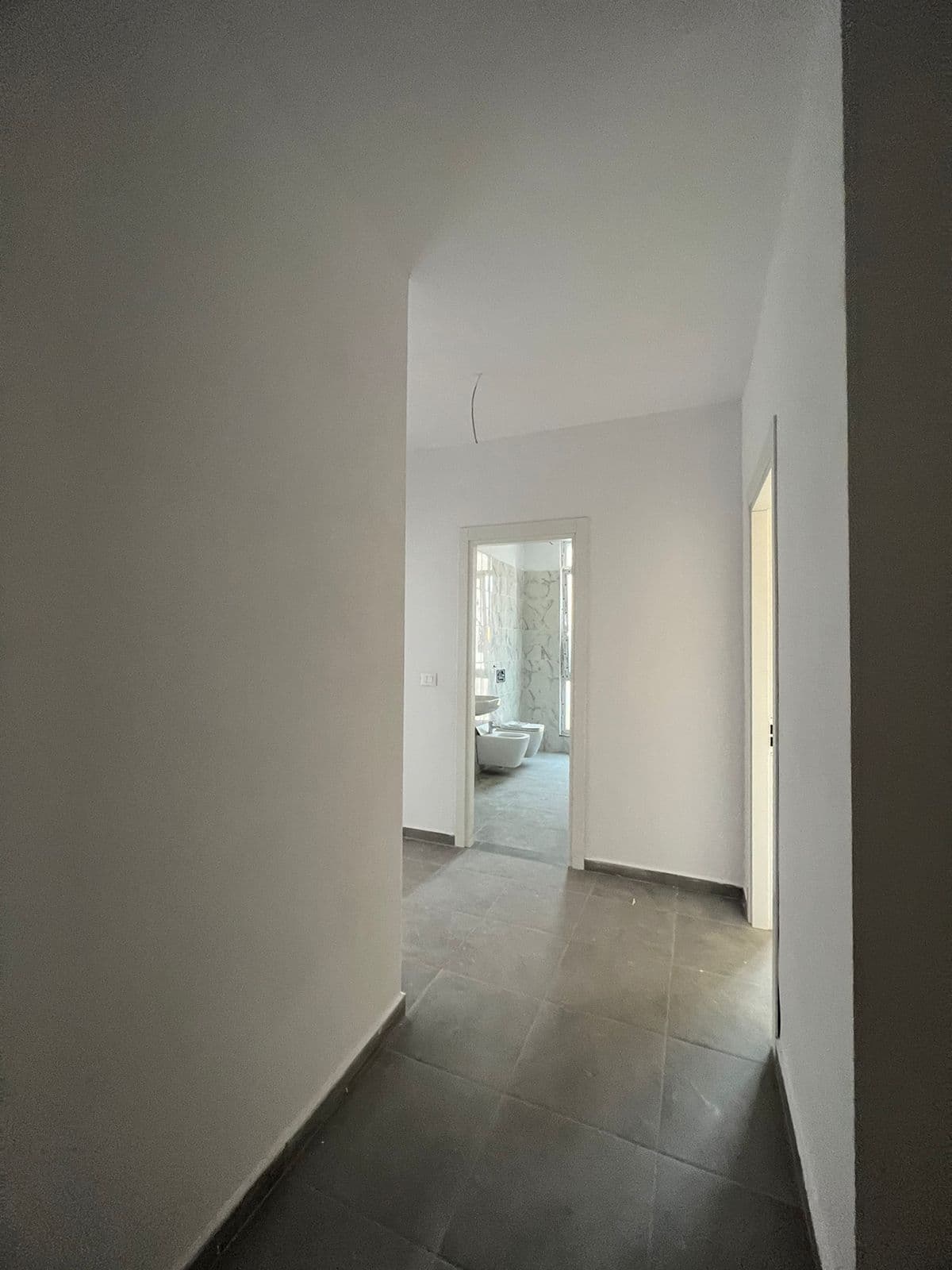 JEPET ME QERA APARTAMENT 1+1 PER BANIM OSE BIZNES TEK TREGU ELEKTRIK ! 4