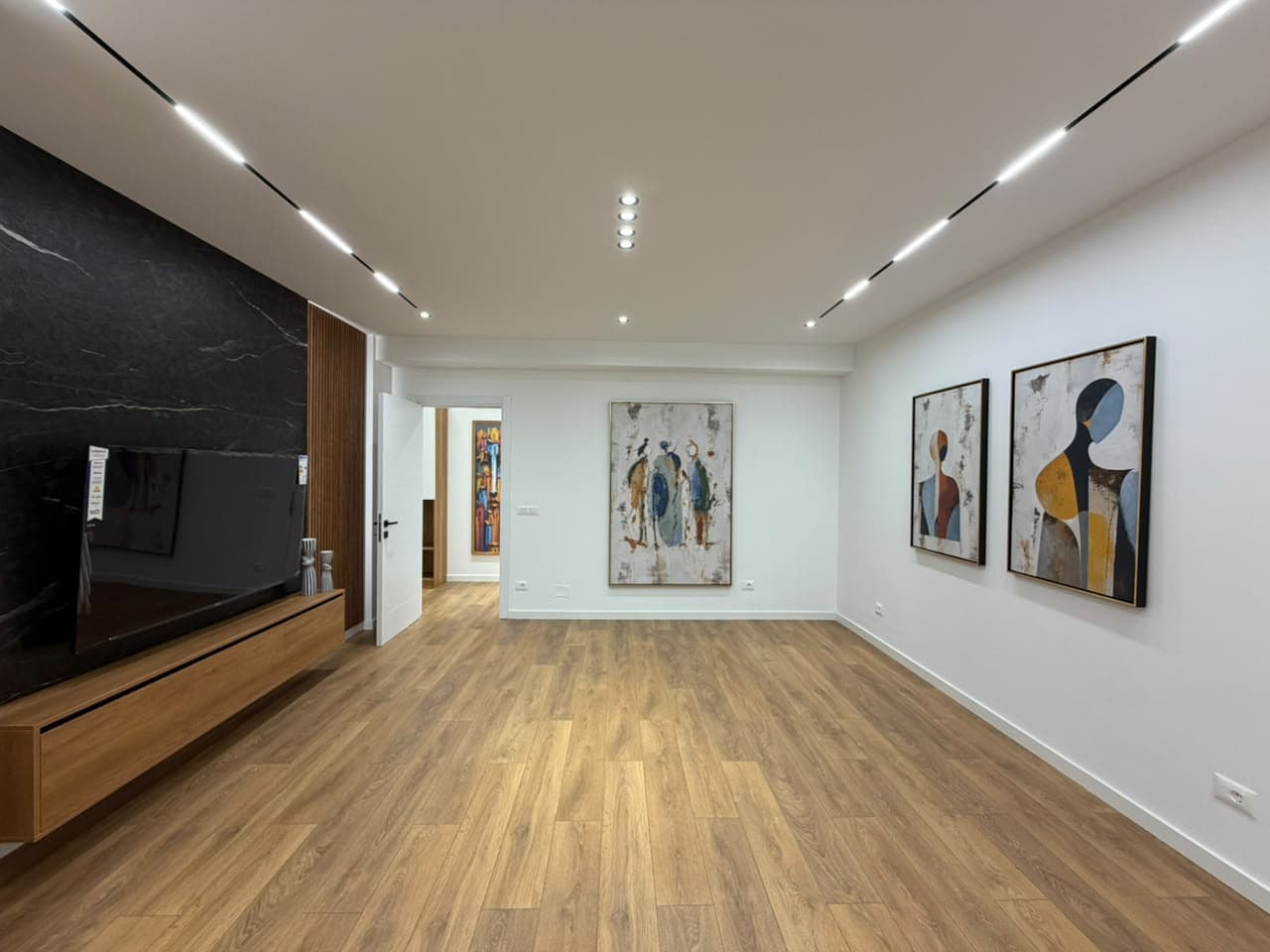 Apartament 2+1 për shitje tek Rruga Eduard Mano, Kopshti Zoologjik! 4