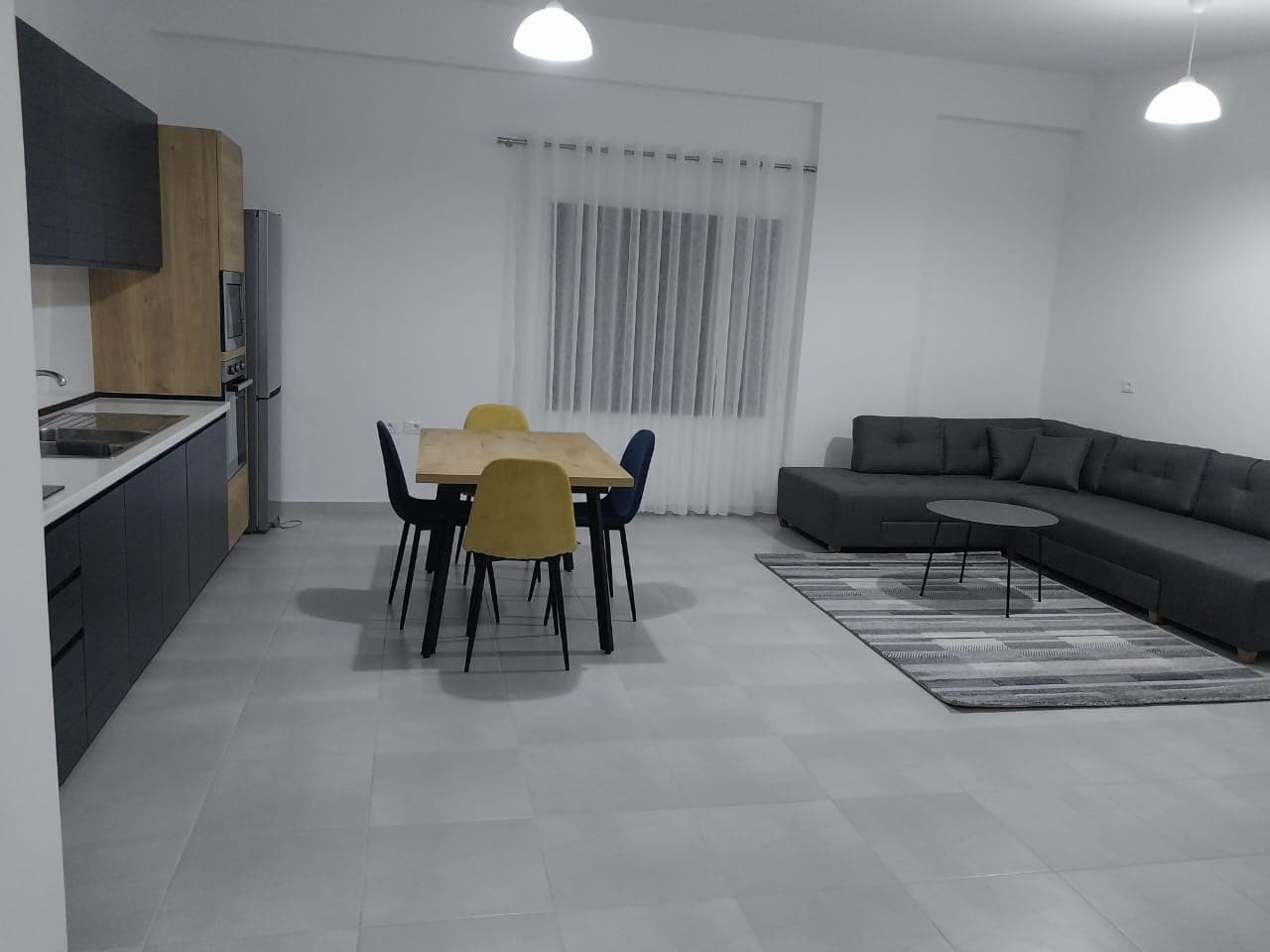 JEPET SUPER APARTAMENT 1+1+POST PARKIMI, TEK ZGJATIMI I KODRES SE DIELLIT 1! 3