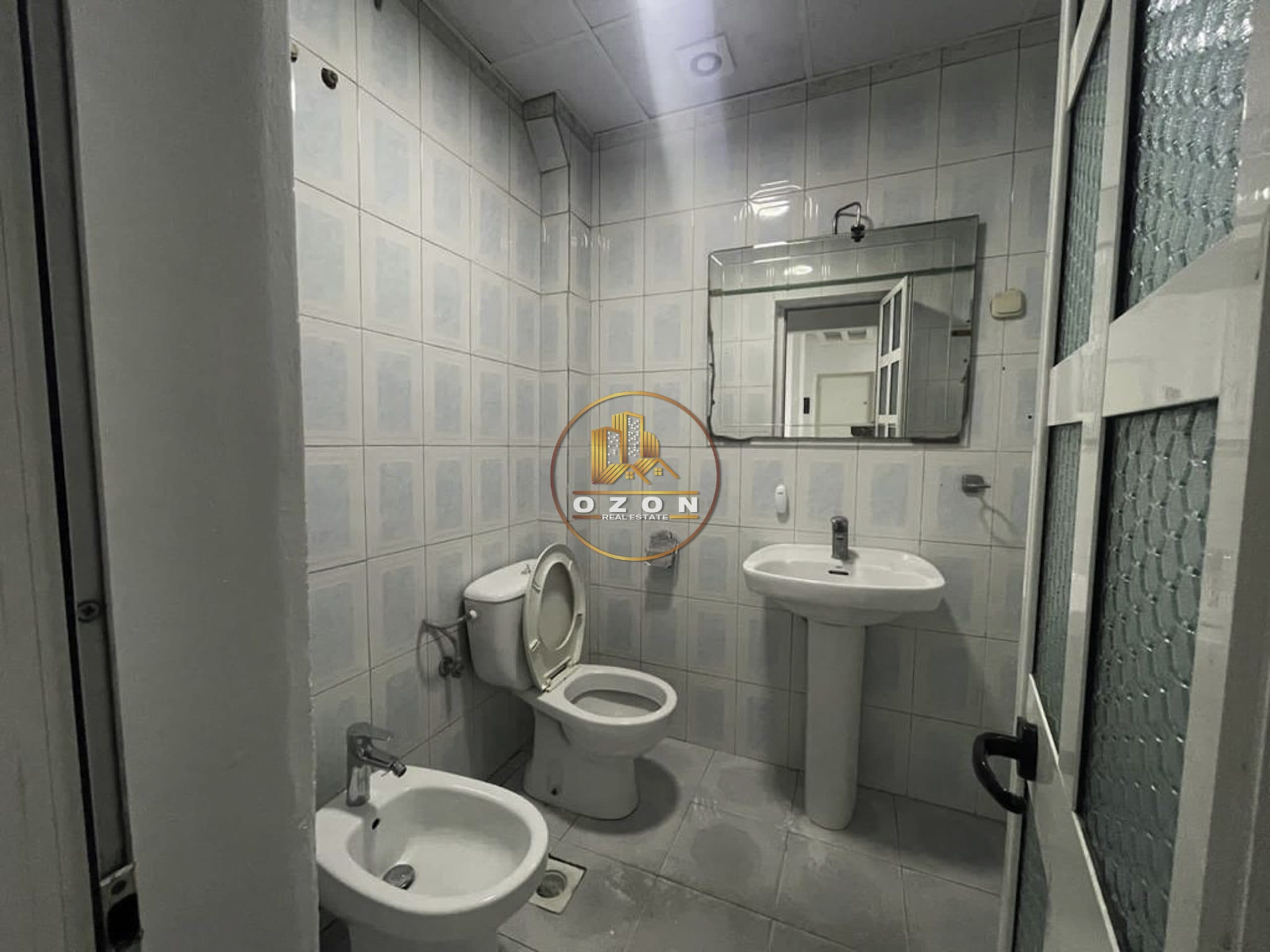 AMBIENT BIZNESI ME QERA NE QENDER TE TIRANES !