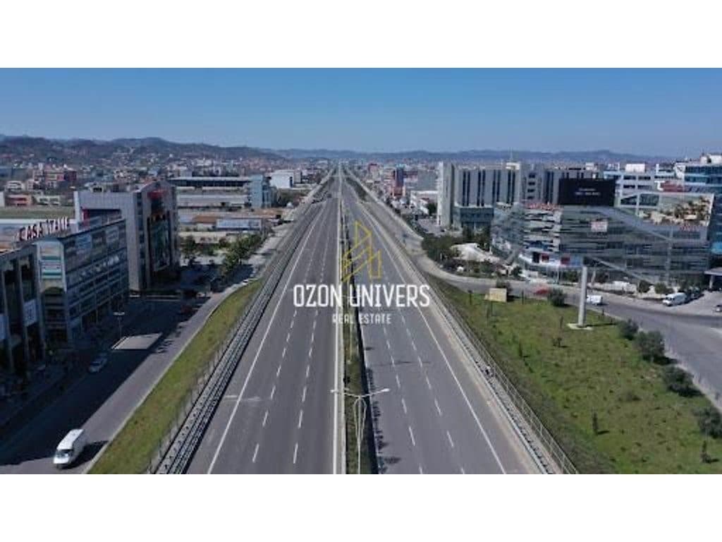 Kapanon në Shitje – Pranë Spitalit Salus, Autostrada Tiranë–Durrës 1