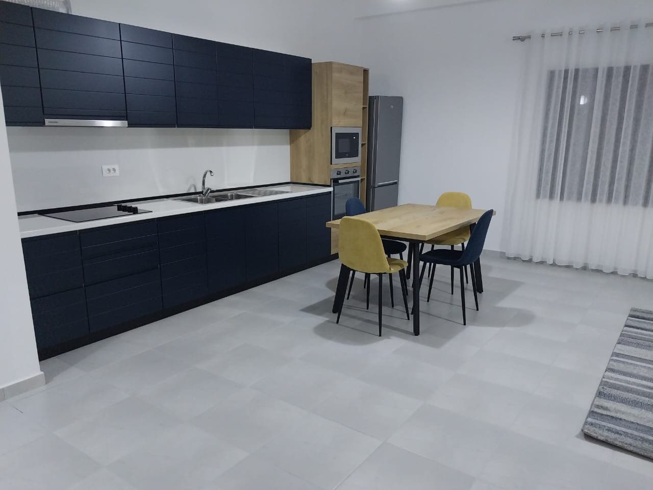 JEPET SUPER APARTAMENT 1+1+POST PARKIMI, TEK ZGJATIMI I KODRES SE DIELLIT 1! 4