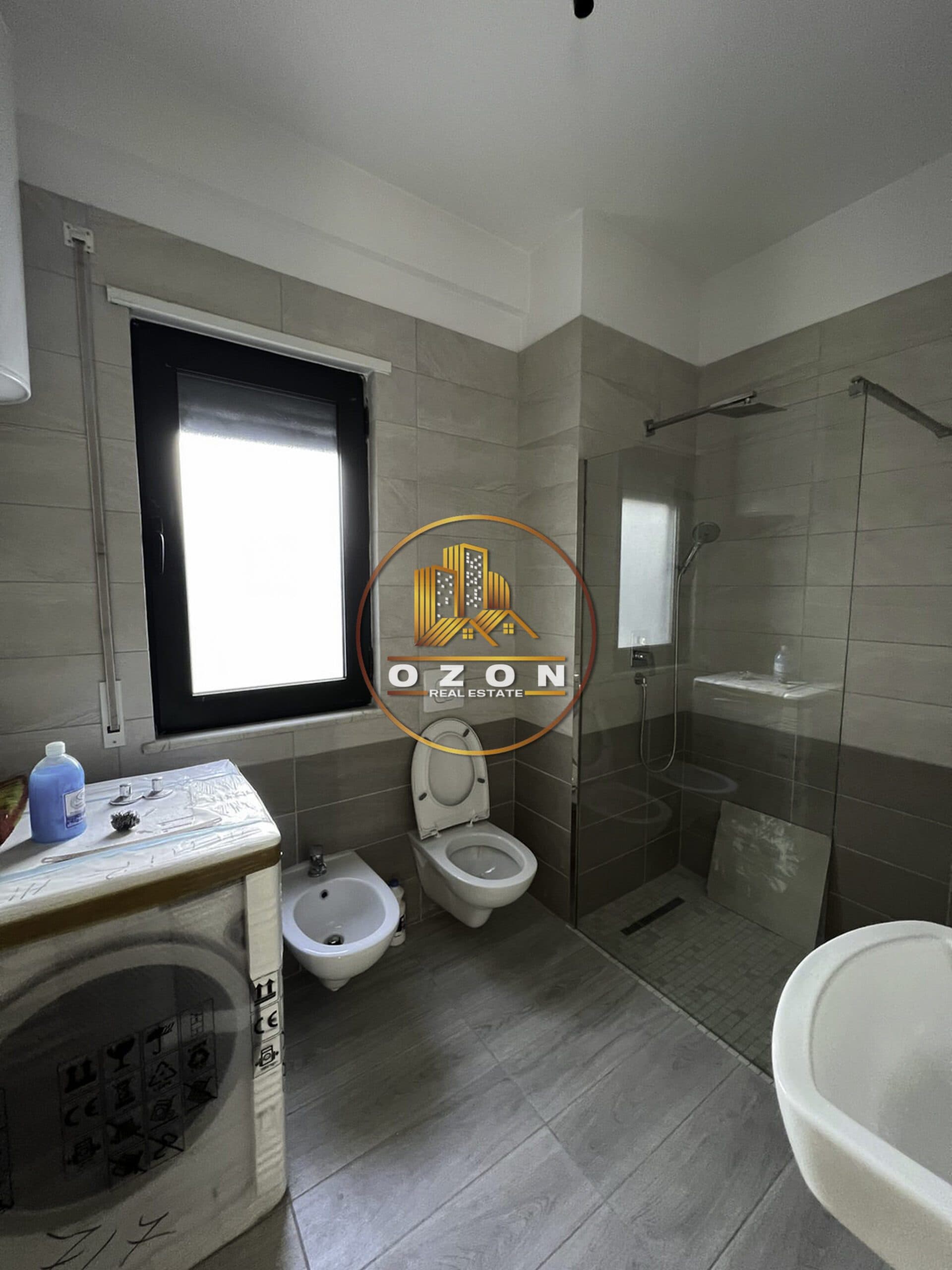 SHITET APARTAMENT 2+1+2 TEK GREEN CITY, UNAZA E RE ! 2