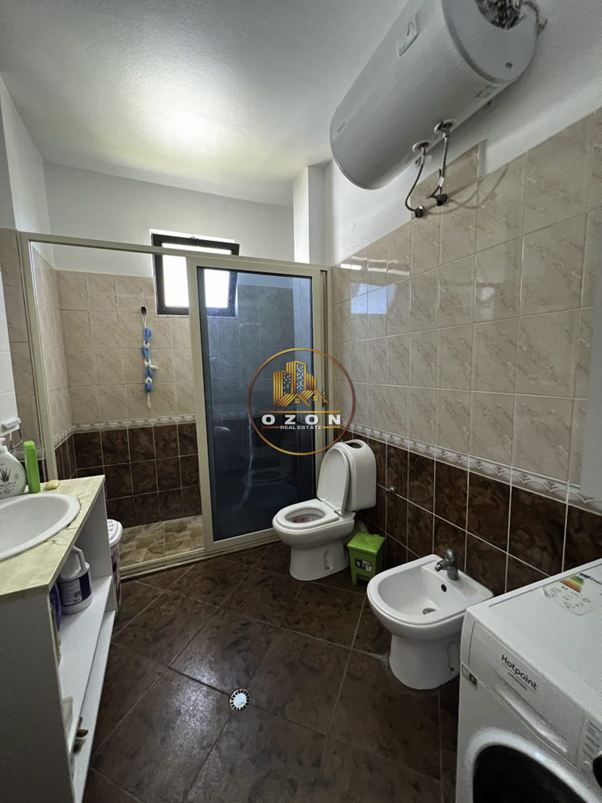 SHITET SHTEPI PRIVATE 2-KATESHE NE MJULL BATHORE ! 2