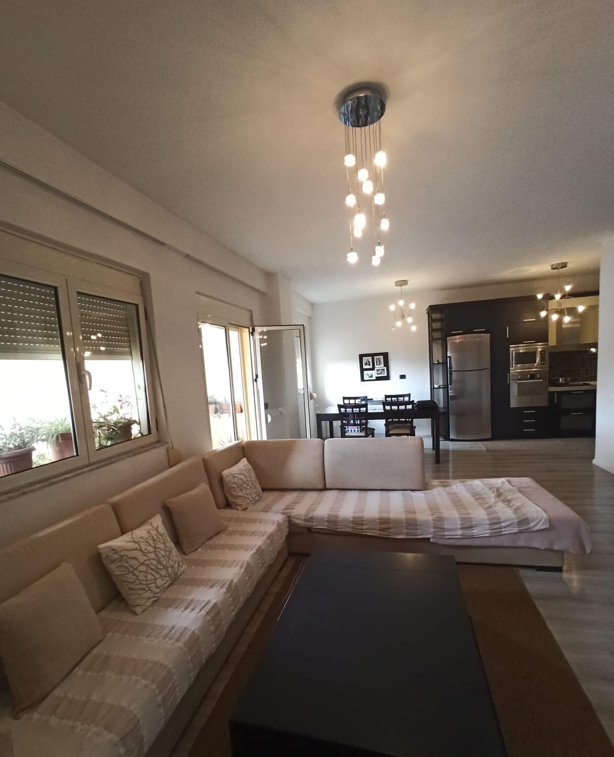 Shitet Apartament 2+1+2 Në Don Bosco!