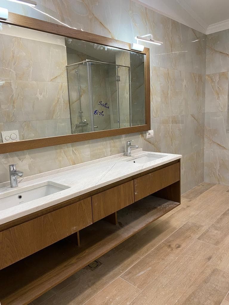 SHITET APARTAMENT 3+1+2 + VERANDE TEK REZIDENCA KODRA E DIELLIT 1 !