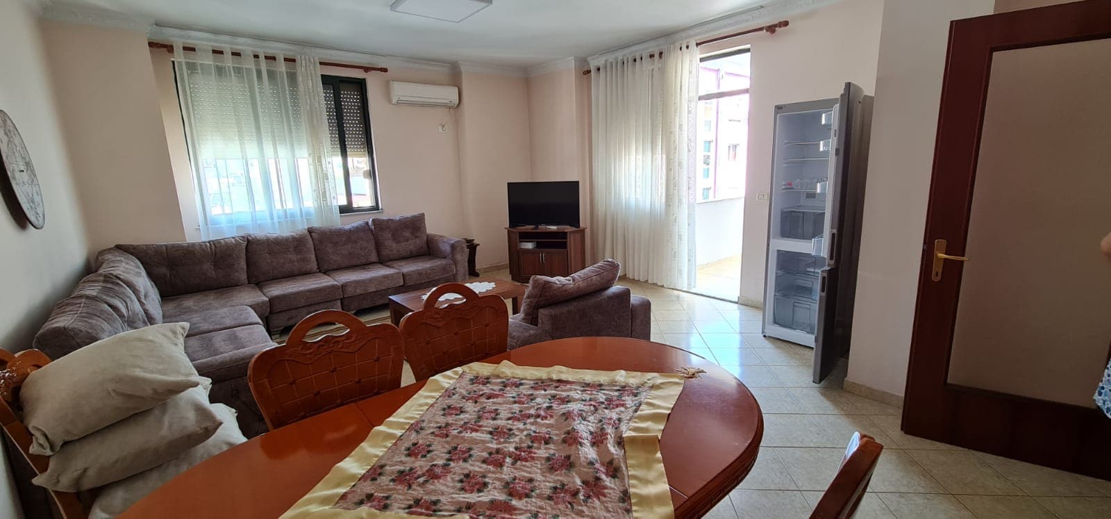 JEPET ME QERA APARTAMENT 2+1 TEK ISH EKSPOZITA !