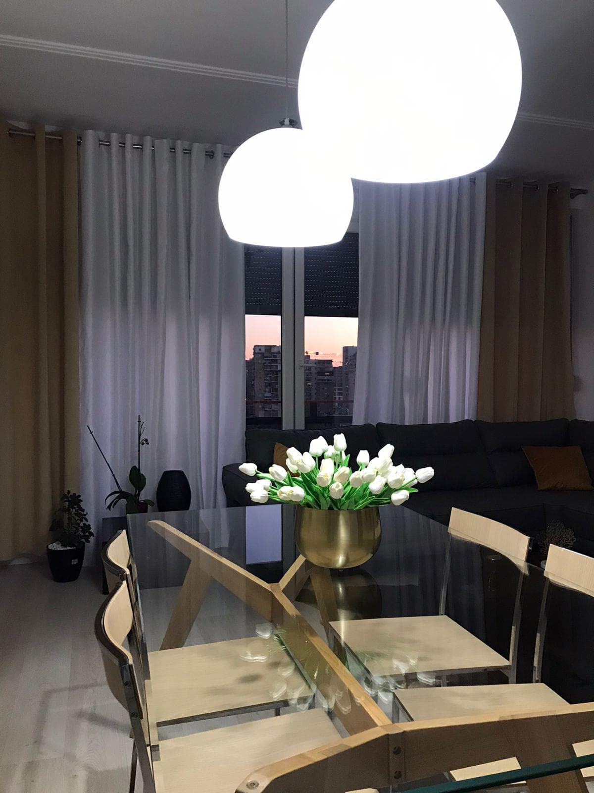 Shitet Apartament 1+1 Pranë Zogut të Zi! 4