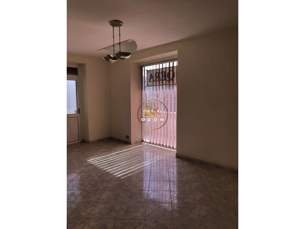AMBIENT BIZNESI ME QERA 120 M2 , 21 DHJETORI !