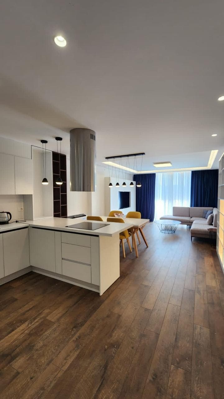 Apartament 3+1+2 për Qira në Rrugën Elbasanit!