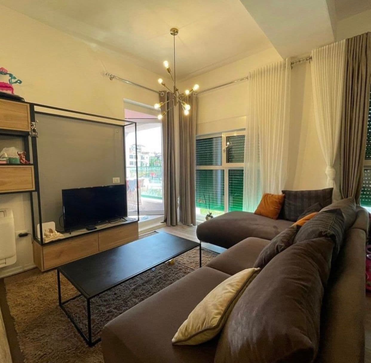 SHITET APARTAMENT 2+1 NË KOMPLEKSIN MANGALEM, ALI DEMI!