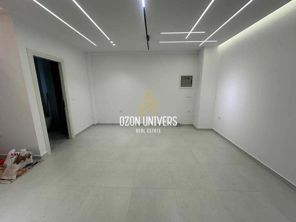 Ambient biznesi duplex për qira, Komuna e Parisit ! 2