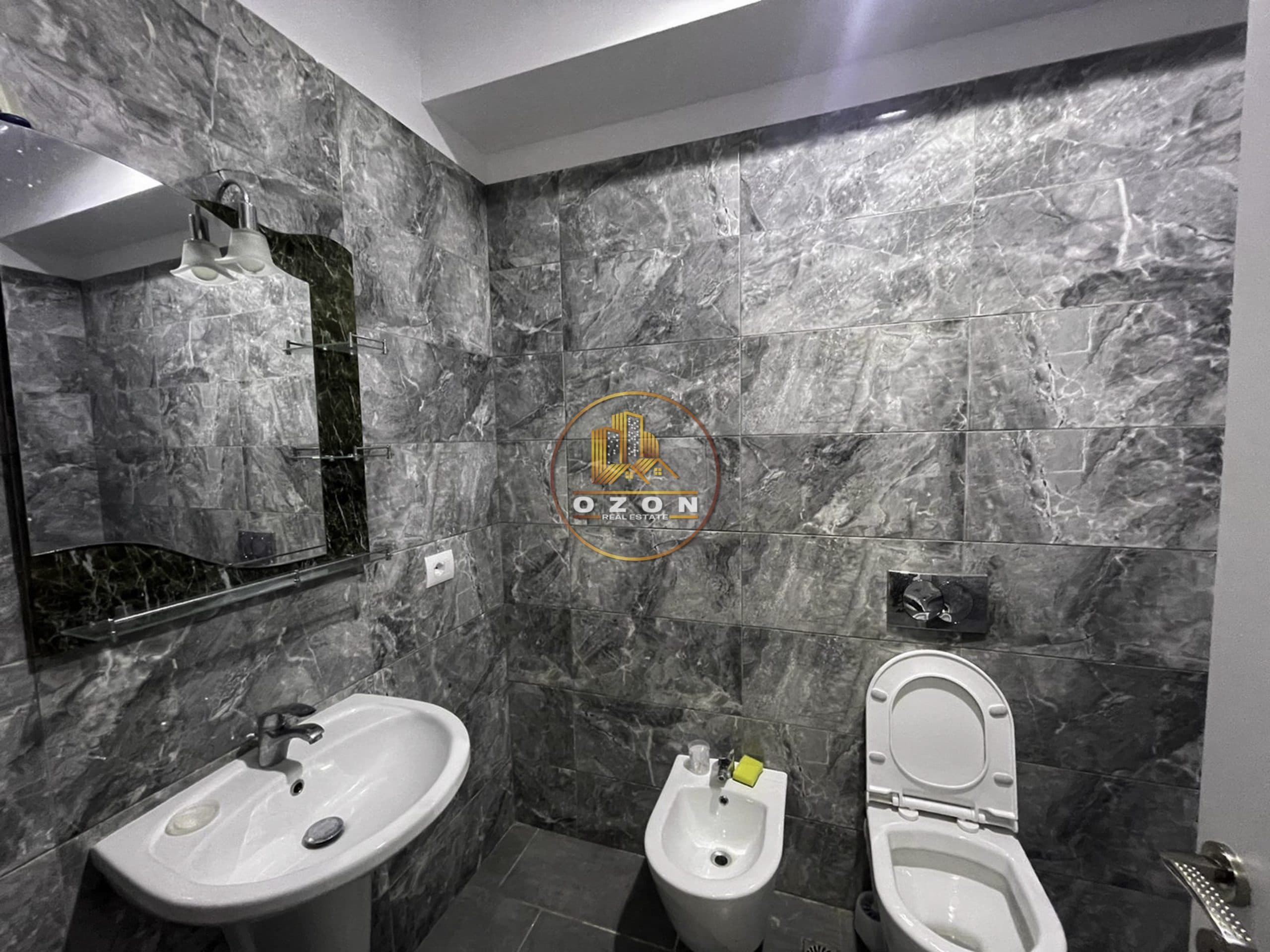 SUPER APARTAMENT 2+1 ME QERA TEK RRUGA E BURGUT ! 2
