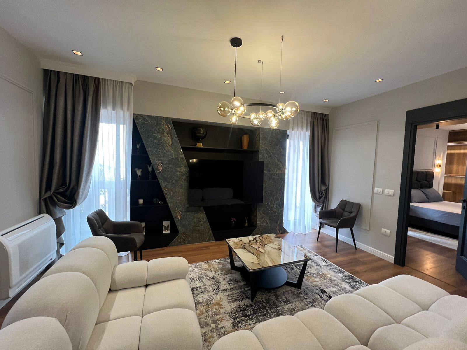 Apartament Modern 3+1+Post Parkimi me Qira tek Tirana Garden Building!