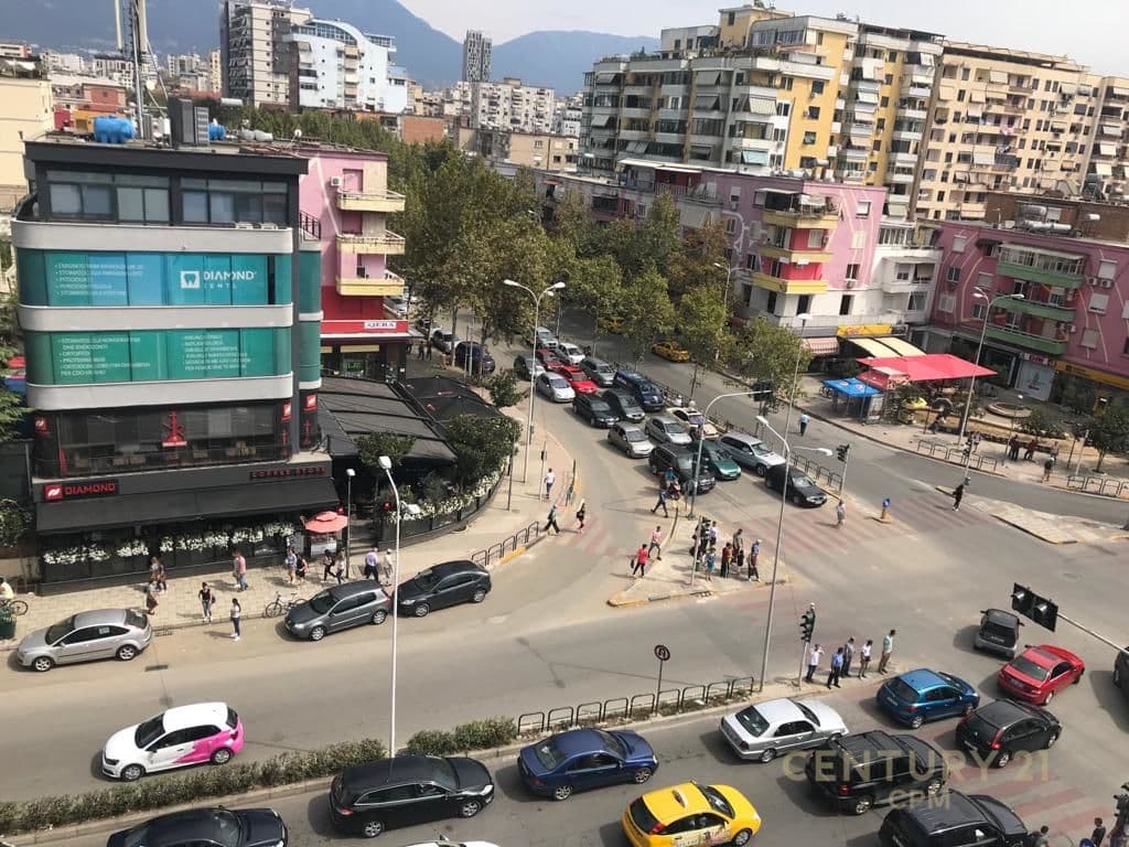 JEPET ME QERA APARTAMENT 2+1+2 TEK 21 DHJETORI !