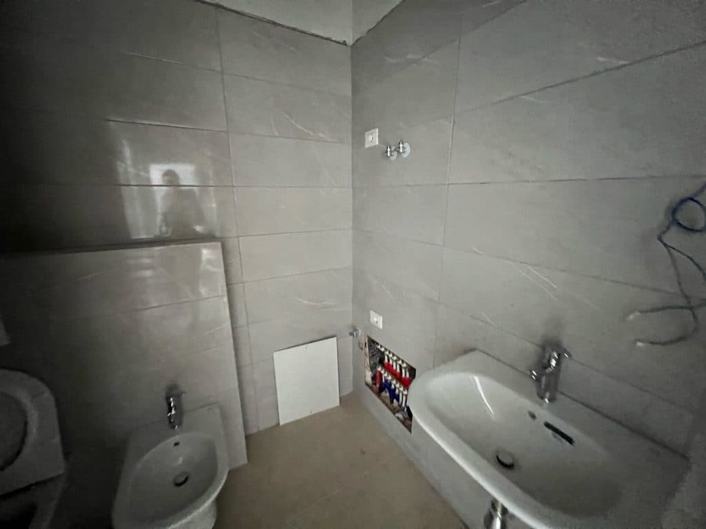 SHITET APARTAMENT 2+1+2, TEK KOMPLEKSI ASL PRANE SPITALEVE! 4