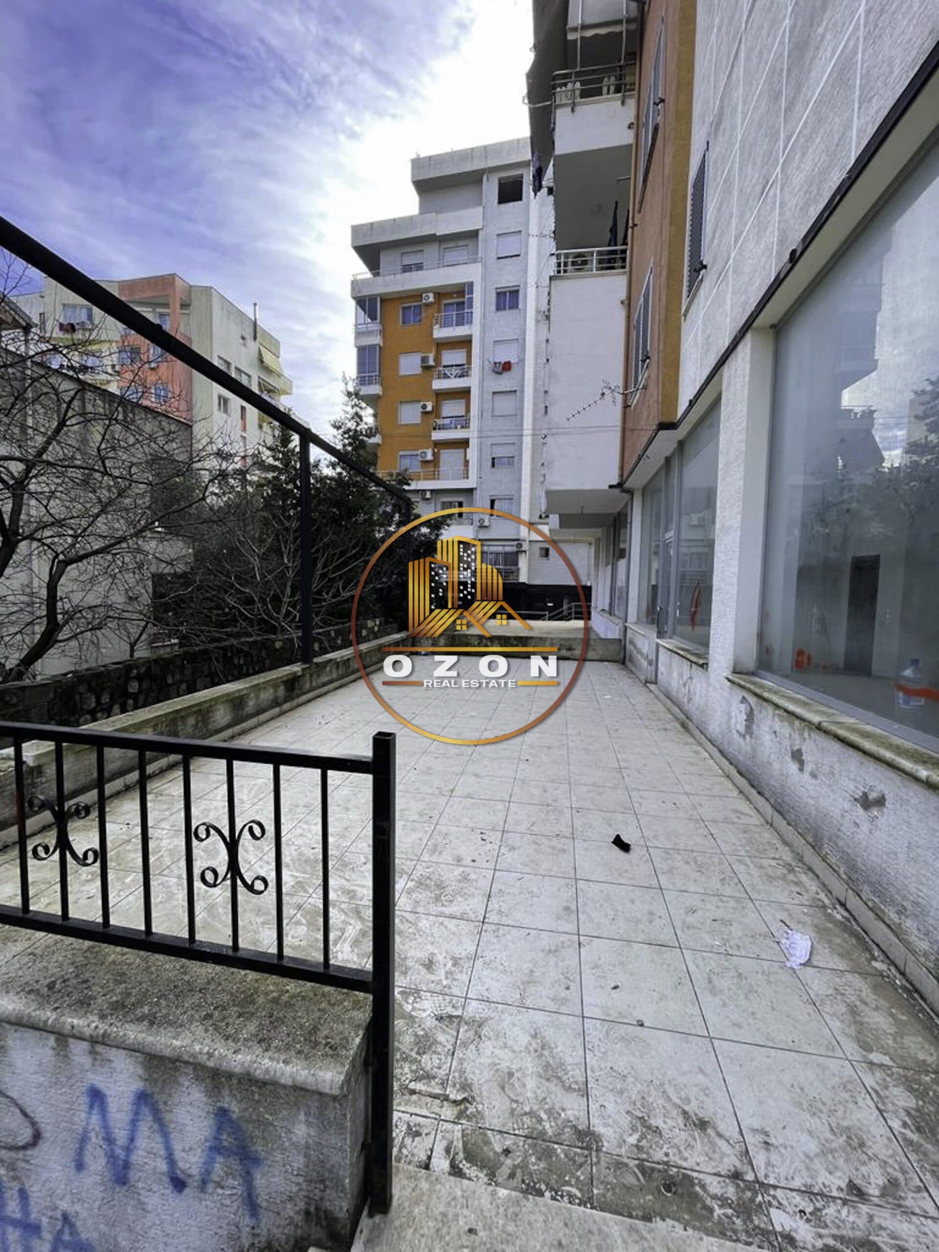 SHITET OSE JEPET ME QERA AMBIENT BIZNESI NE FRESK!