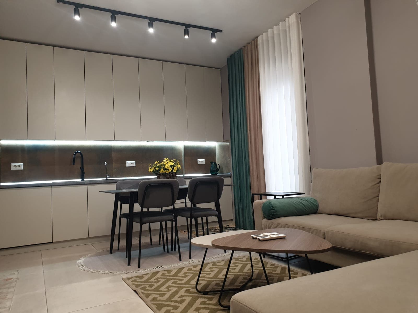 Apartament 2+1+2 për qira tek Rezidenca Botaniku, Kopshti Botanik! 2