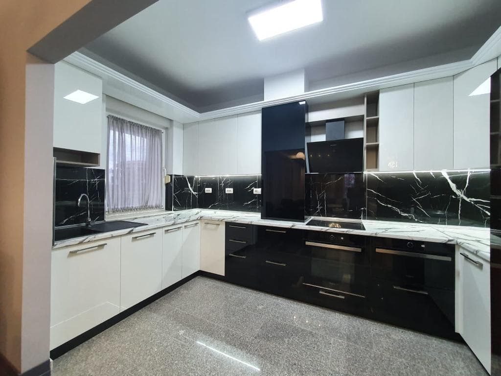 Apartament për Shitje me Post Parkimi tek Rezidenca Touch of the Sun! 3