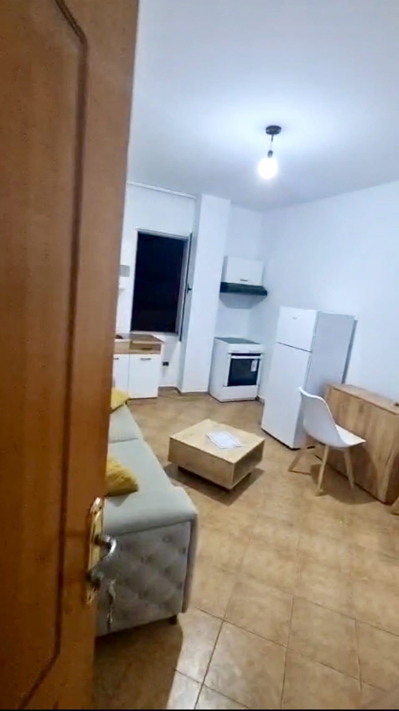 Apartament 3+1 për Shitje tek Fresku - Pranë Shkollës Luan Hajdaraga