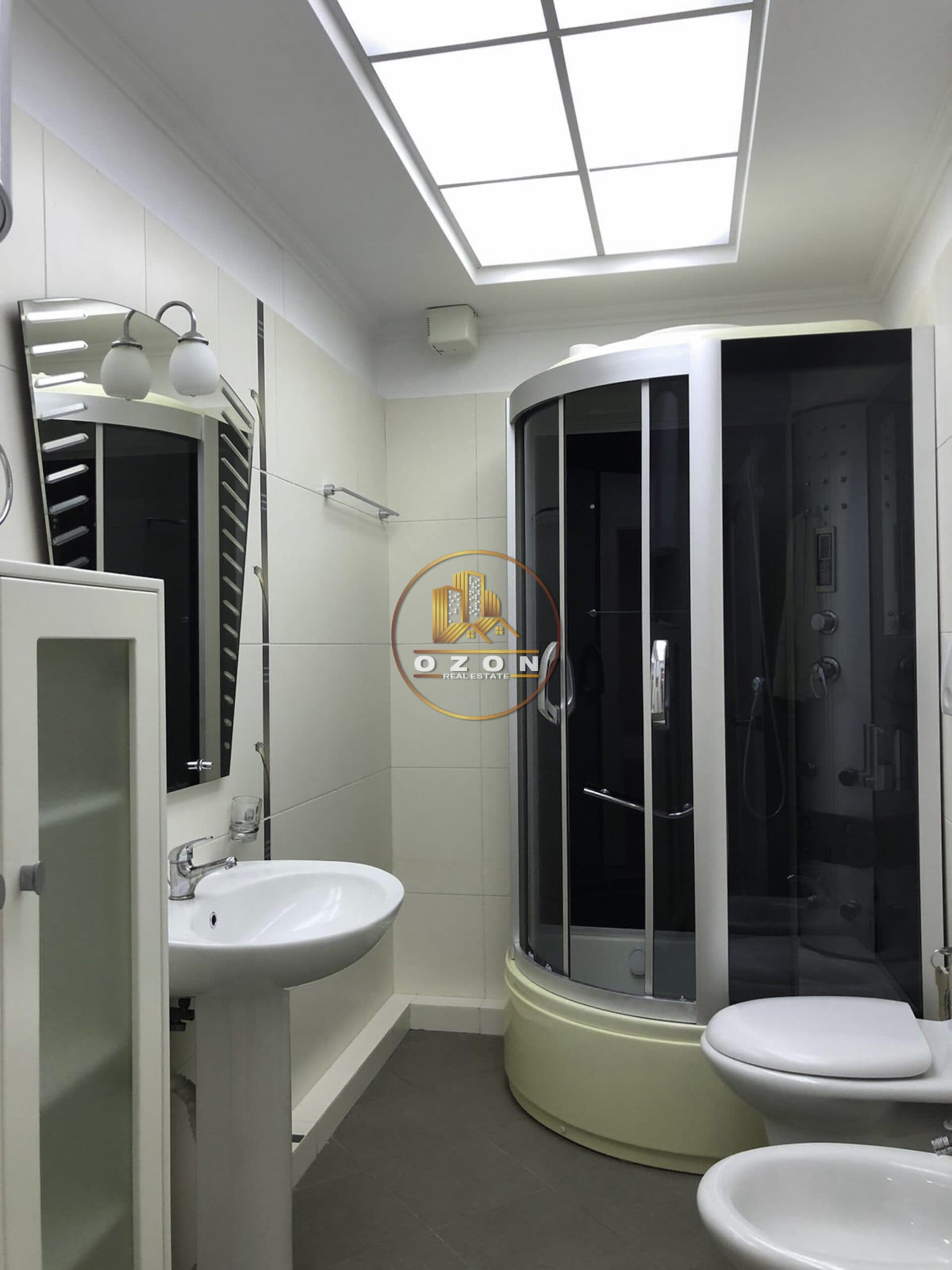 JEPET APARTAMENT 3+1 ME QERA PRANE AIR ALBANIA STADIUM ! 2