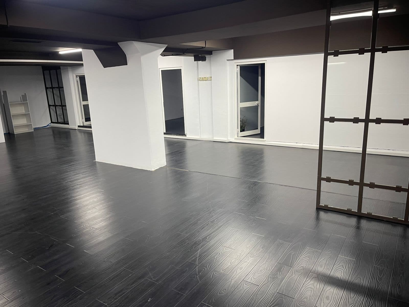 Ambient per Qira 350m2, Sheshi Willson Tirane!