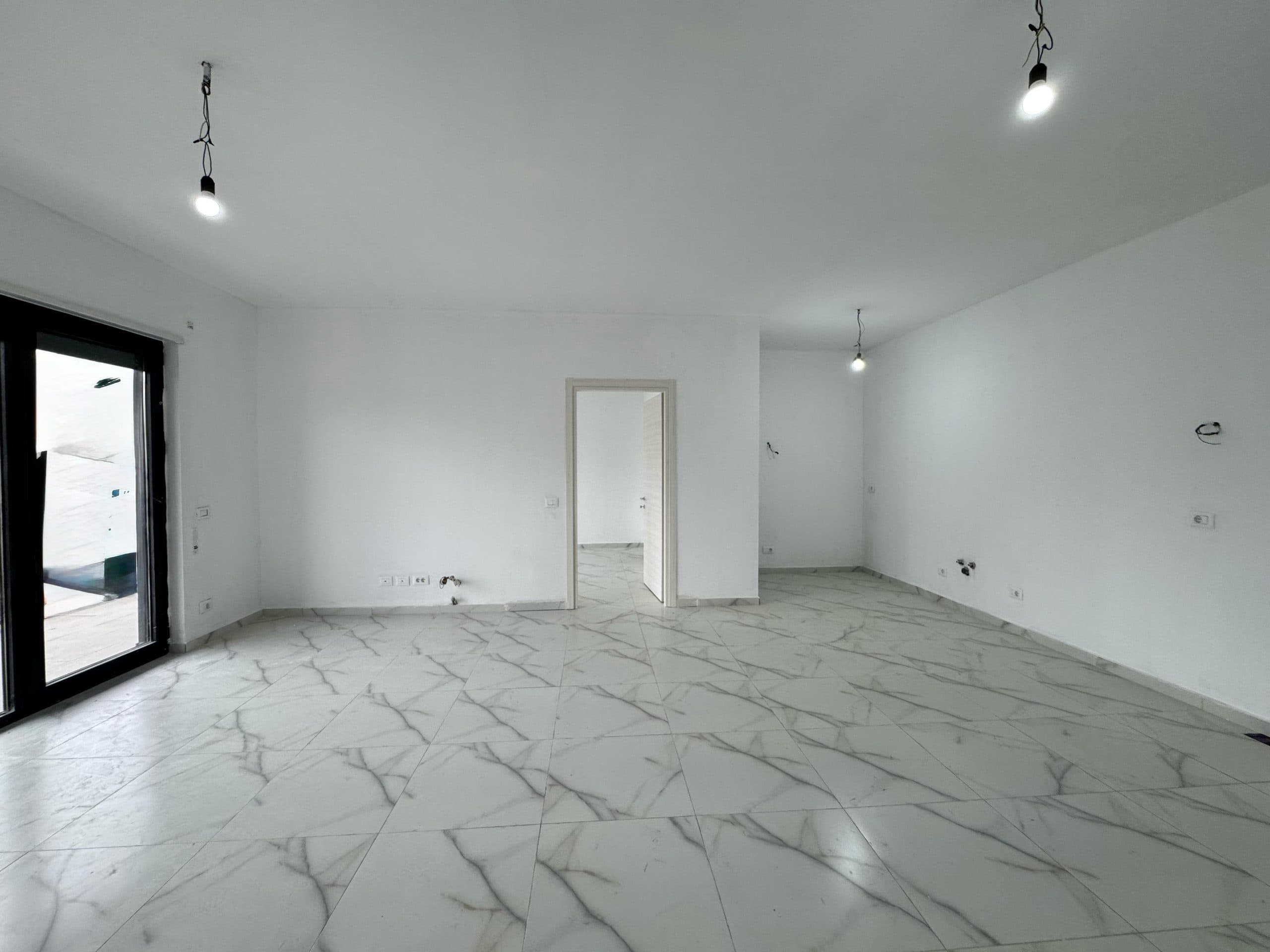 Shitet Apartament 2+1+2 në Myslym Shyr ! 3