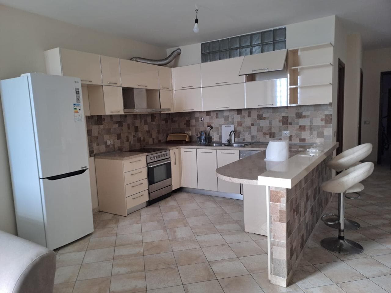 Apartament 2+1+2 me Qira në Don Bosko! 2