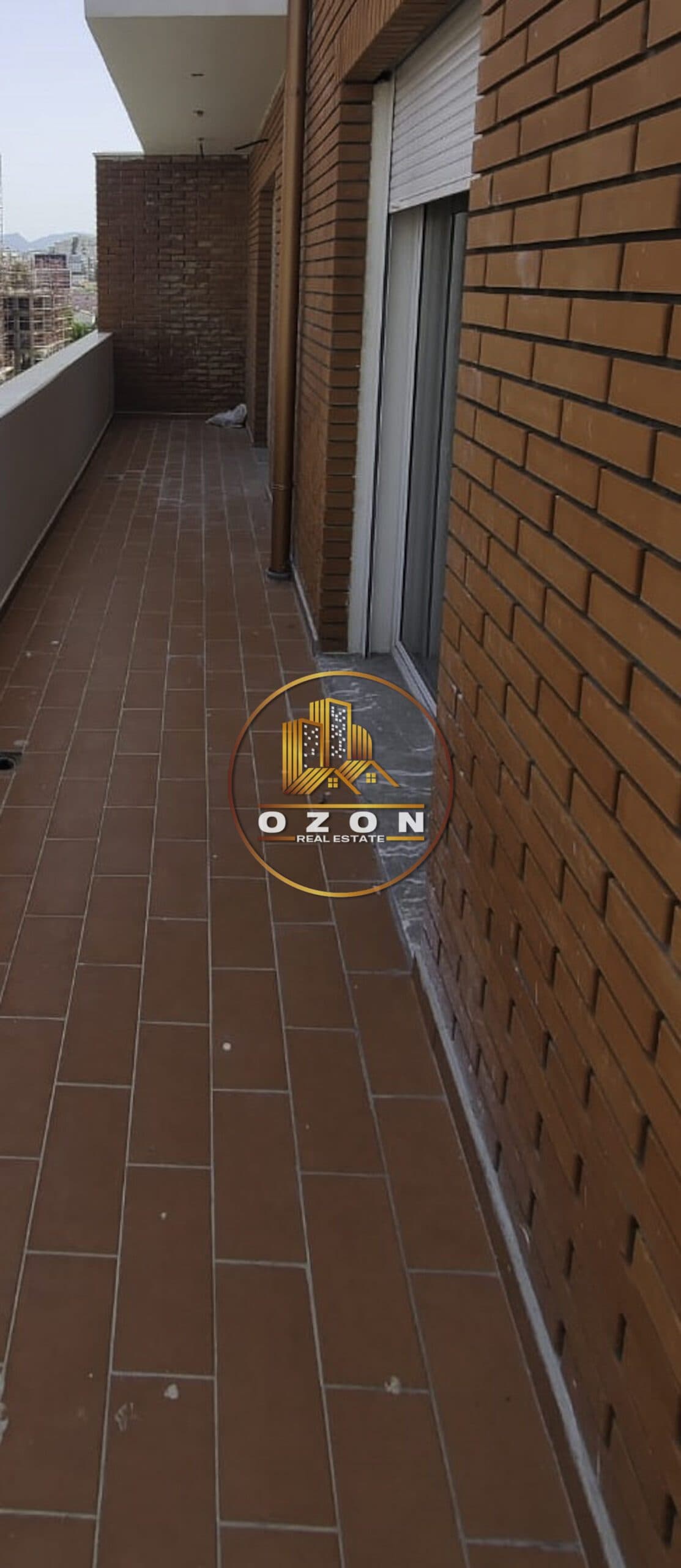 SHITET APARTAMENT 2+1 TEK KOMPLEKSI SIMA COM, UNAZA E RE!