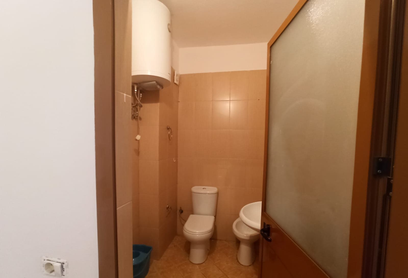 Jepet Me Qira Apartament 1+1 Tek Rruga e Kavajës, Pranë Globe! 4