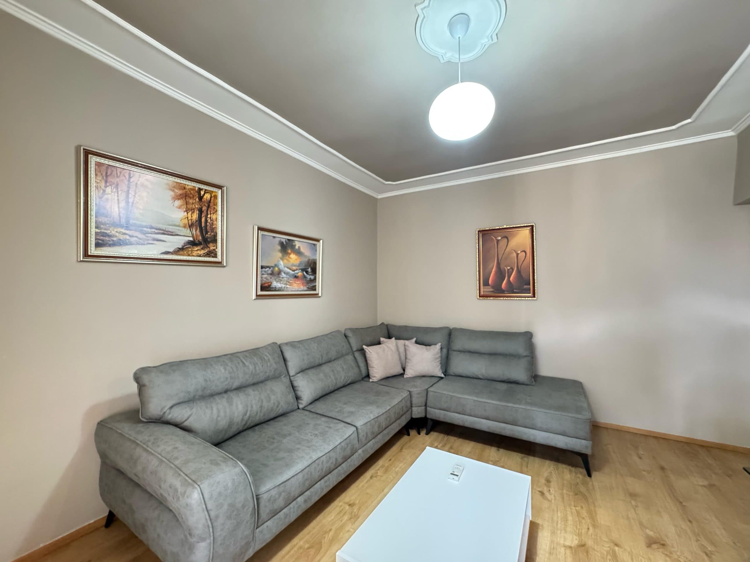 Shitet Apartament 3+1, Ish Stacioni i Fundit i Tiranës së Re – 135,000€ 4