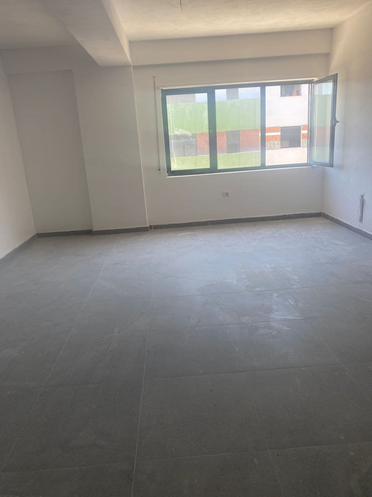SHITET APARTAMENT 2+1+2, TEK ZGJATIMI I KODRES SE DIELLIT 1!