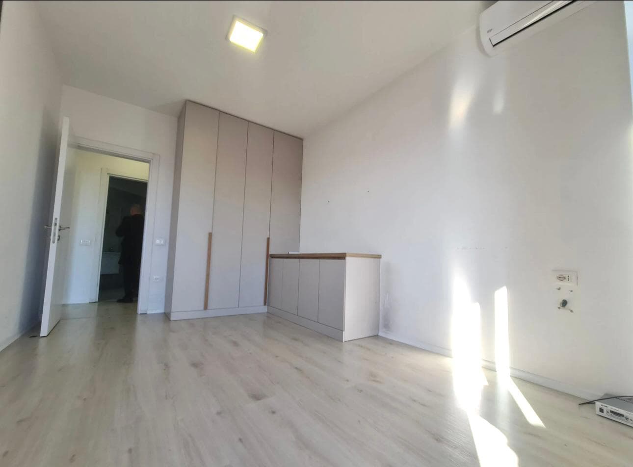 Apartament 3+1 me qira për biznes tek Farmacia 10, Rruga e Dibrës! 4