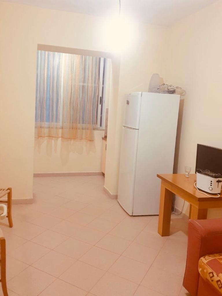Jepet me qira apartament 1+1 prane Artigiano , Bllok