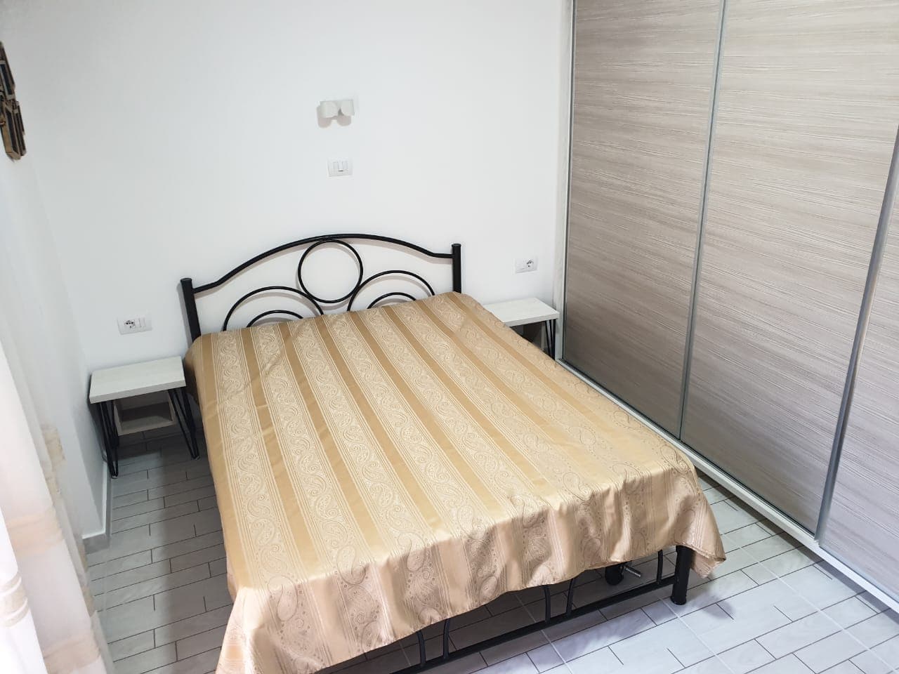 SHITET APARTAMENT 3+1+2, TEK PORTI I SARANDES! 3