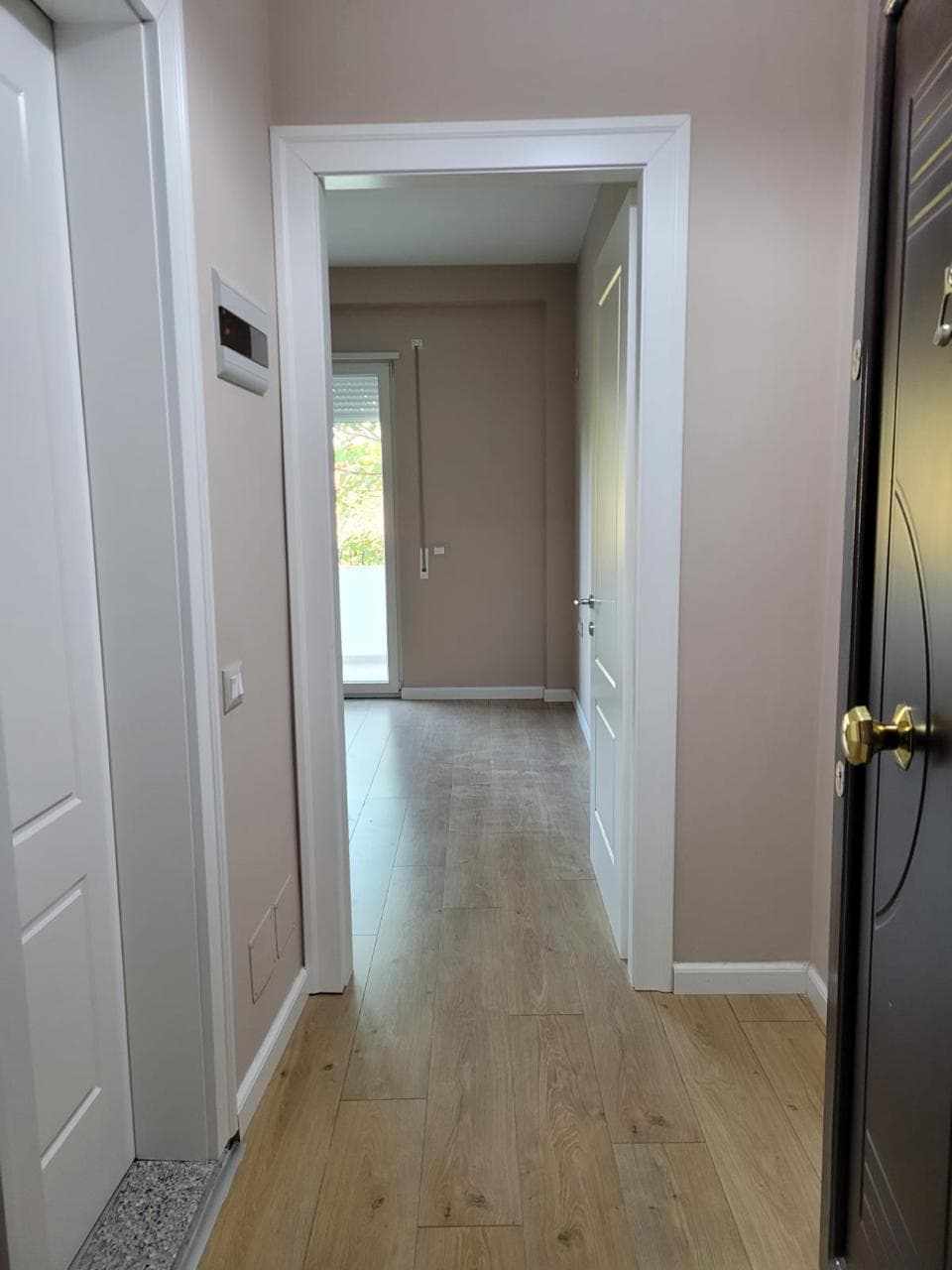 Apartament 1+1 për Qira pranë Kopshtit Botanik 4