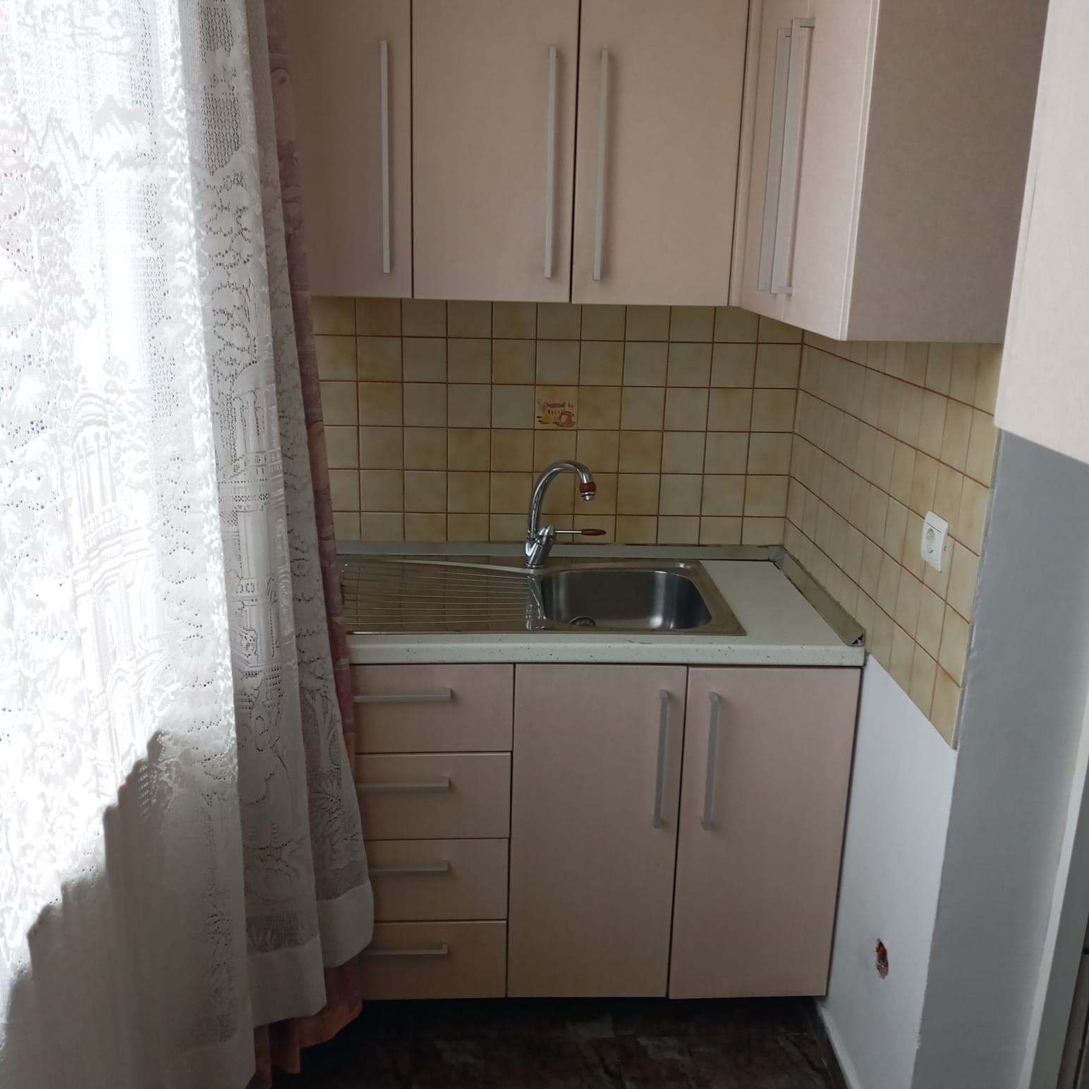 JEPET ME QERA APARTAMENT 1+1 NE MYSLYM SHYR,500€ I DISKUTUESHËM ! 4