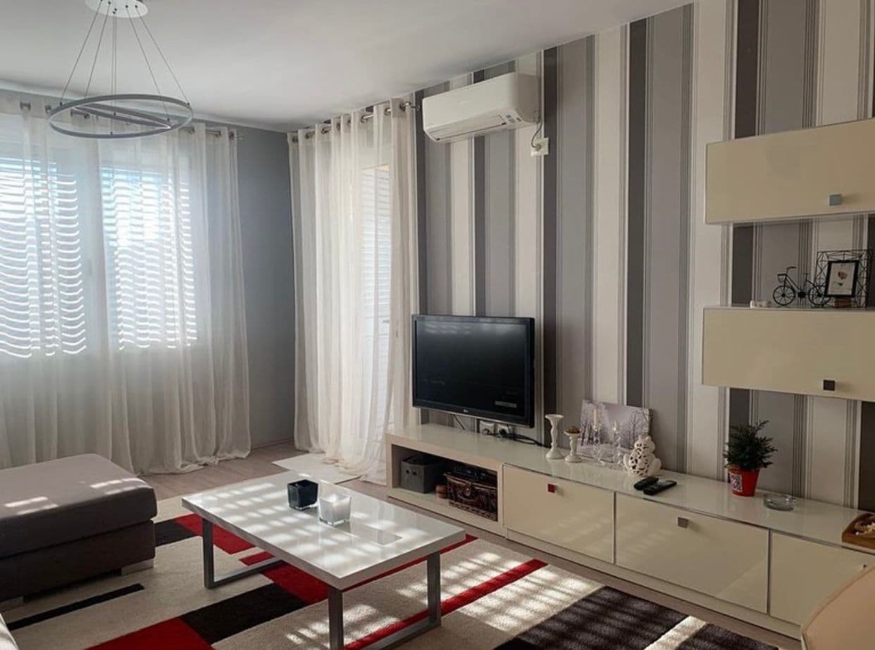 SHITET APARTAMENT 2+1 TEK LIQENI I THATË! 2