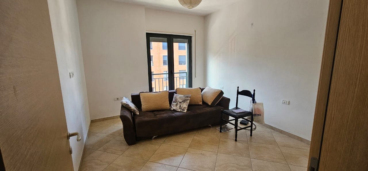 Apartament 3+1 Për Qira tek Green City Residence 4