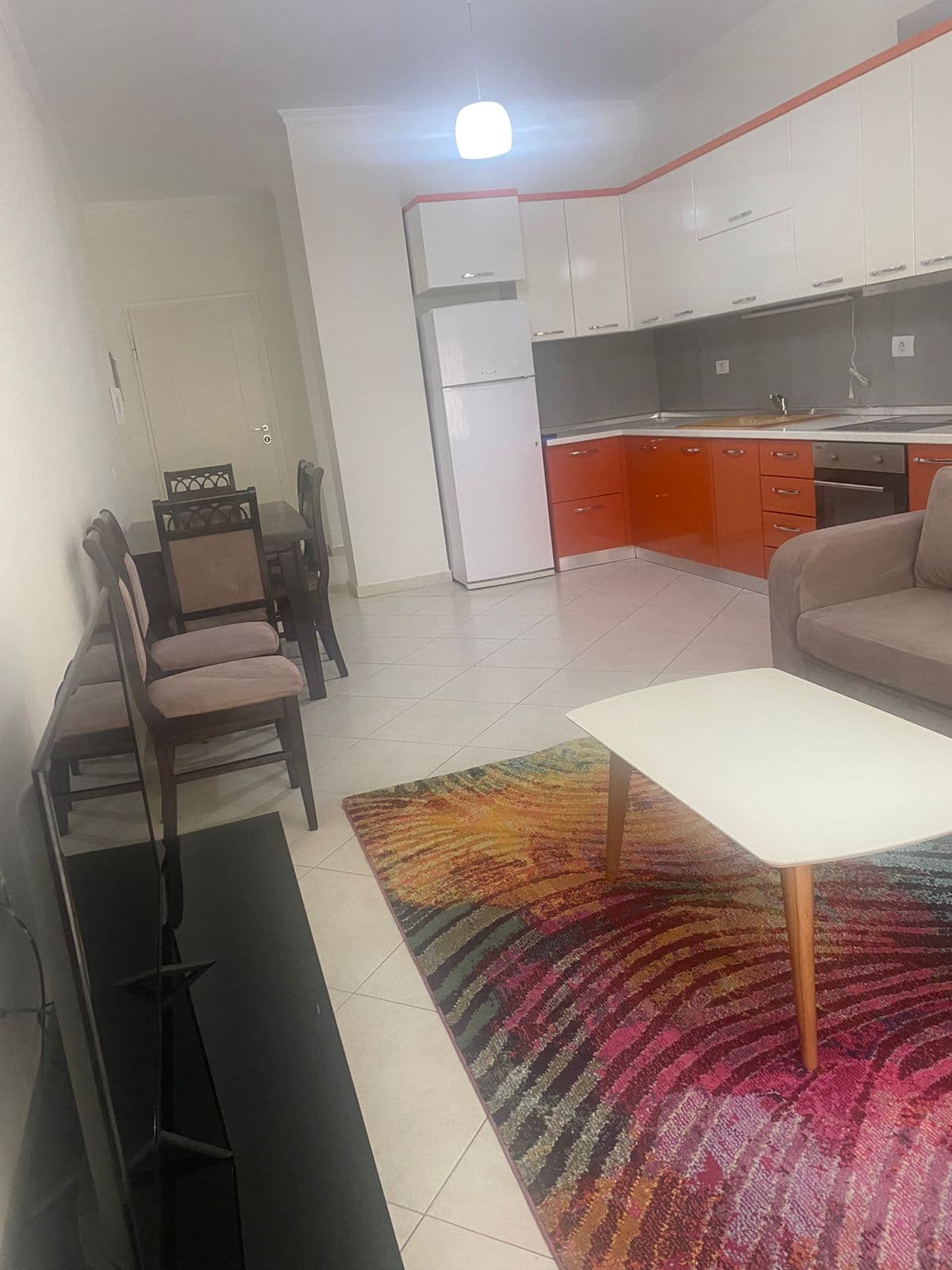 JEPET ME QIRA APARTAMENT 2+1+2+POSTPARKIM, TEK XHAMIA, KOPSHTI BOTANIK