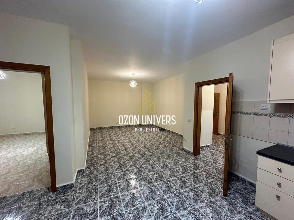 Jepet me qira apartament 3+1+2, tek Komuna e Parisit! 2