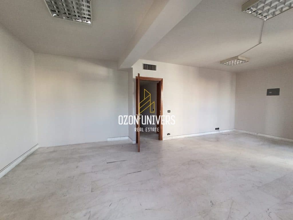 Ambient biznesi për qira në Qendër, pranë Toptanit! 2