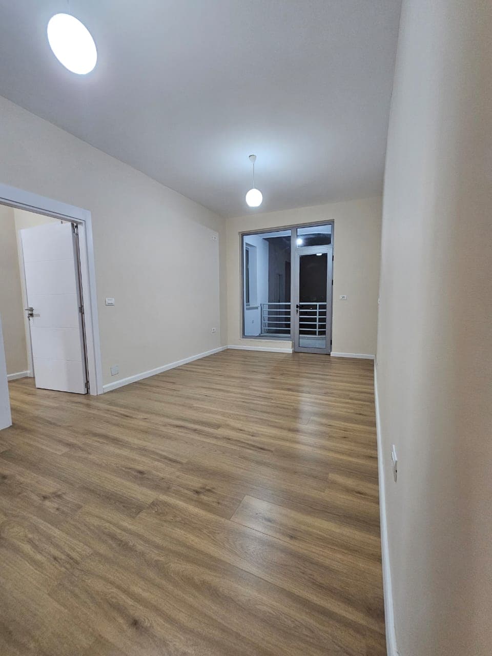 Apartament 1+1 për shitje tek Rruga e Kavajës, pranë Delijorgjit!! 3