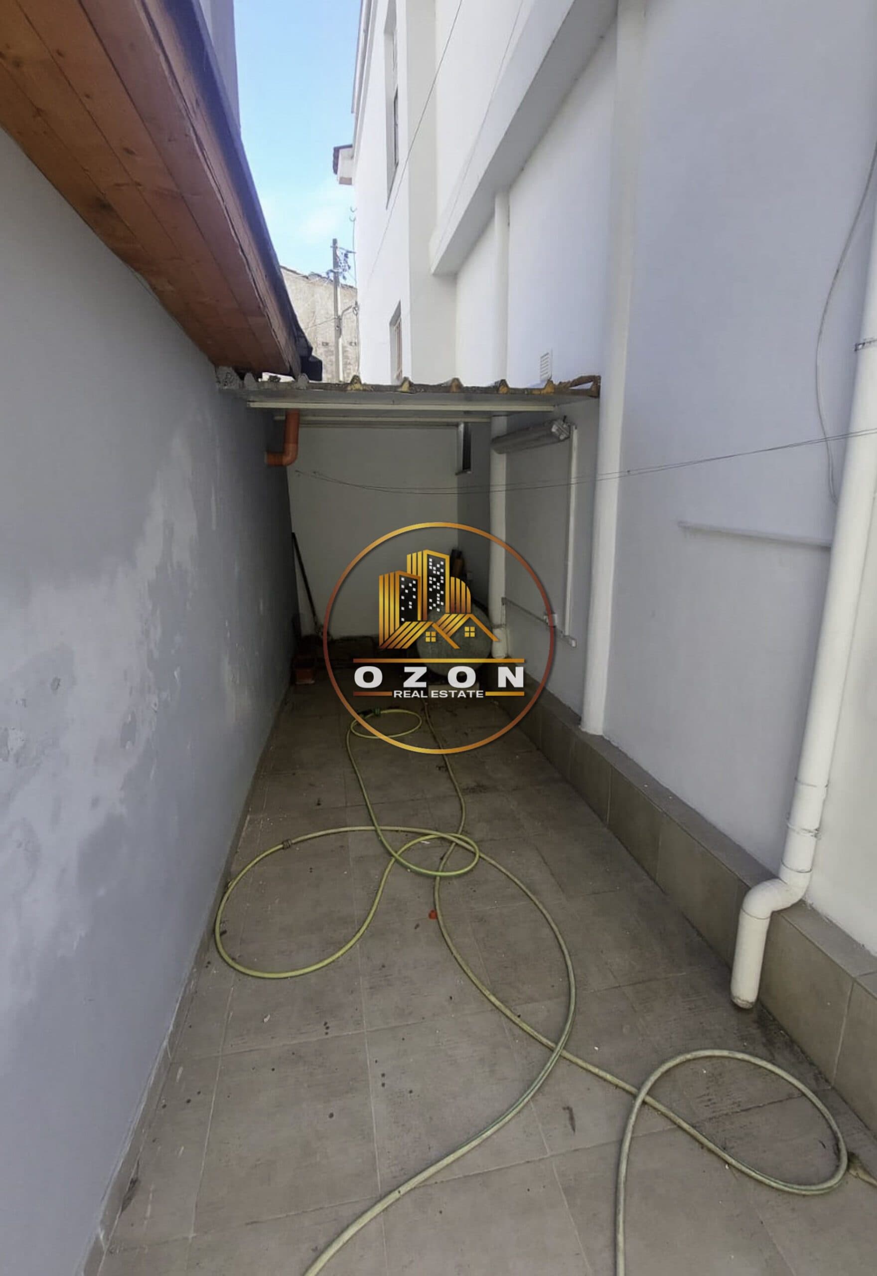 JEPET ME QIRA SHTEPI PRIVATE 1+1, RRUGA FORTUZI!