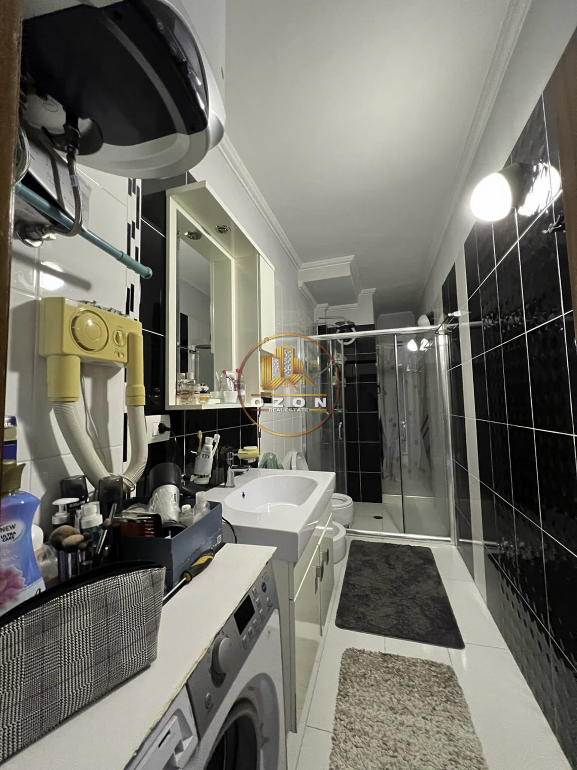 RRUGA E KAVAJES !! JEPET ME QERA APARTAMENT 3+1 .