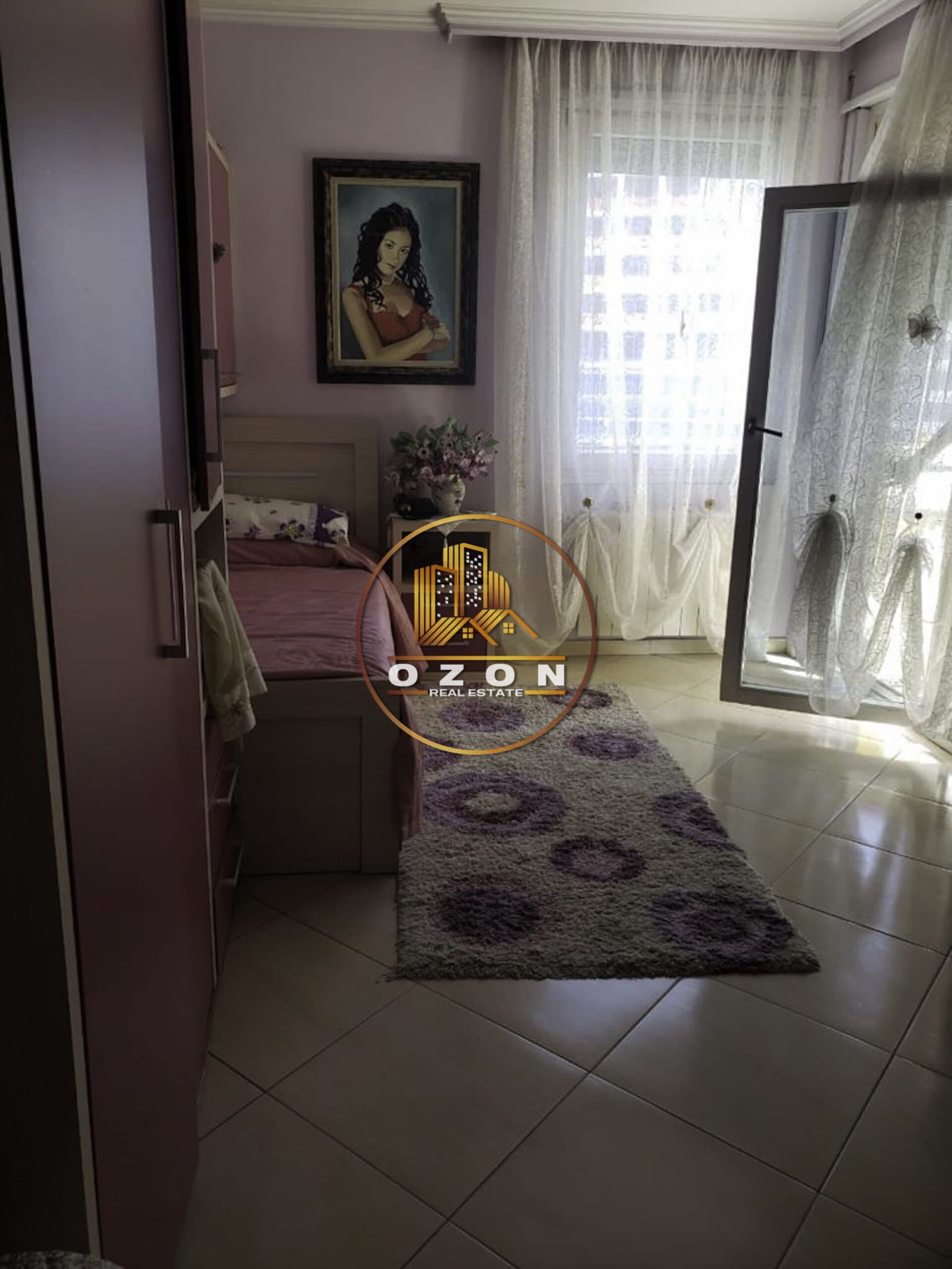 SHITET APARTAMENT 3+1+2 PRANE LIQENIT ARTIFICIAL!