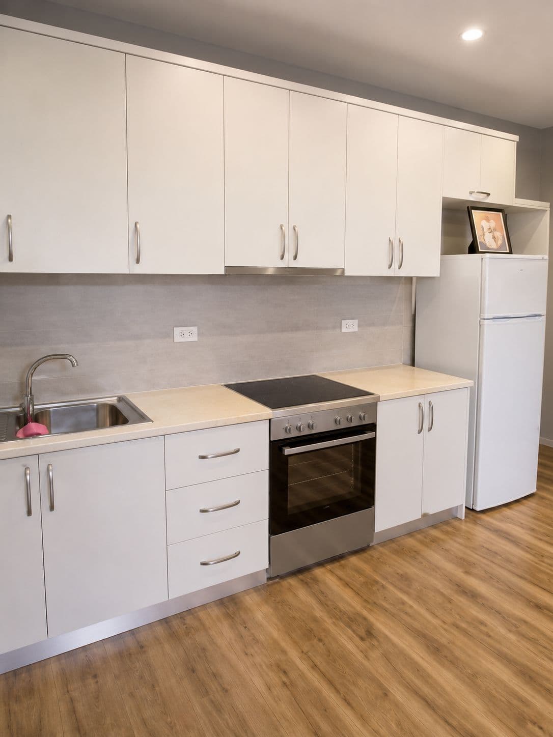 Apartament me qira 1+1 tek Komuna e Parisit! 3