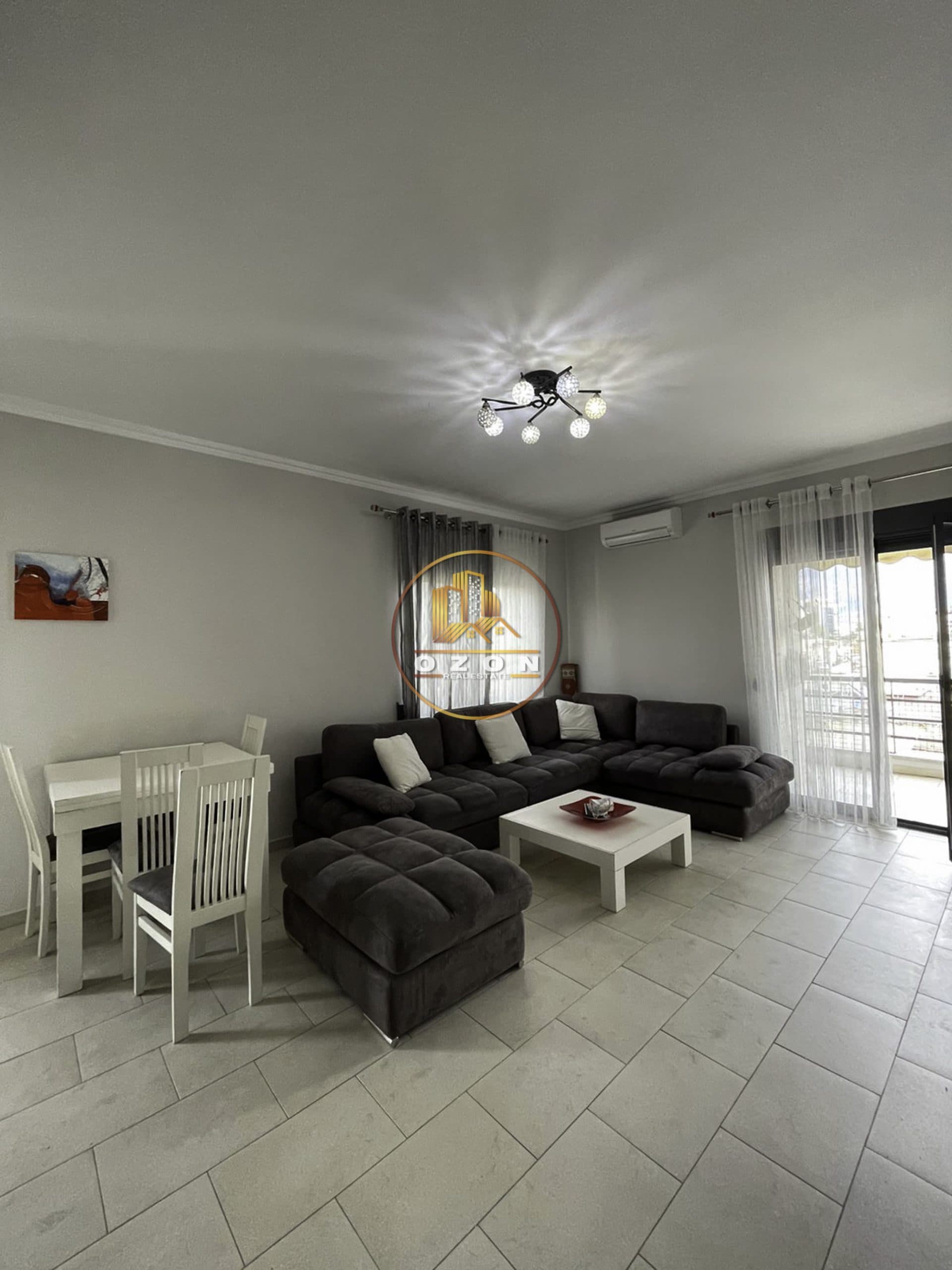 SUPER APARTAMENT 3+1+2 ME QERA NE BLLOK !